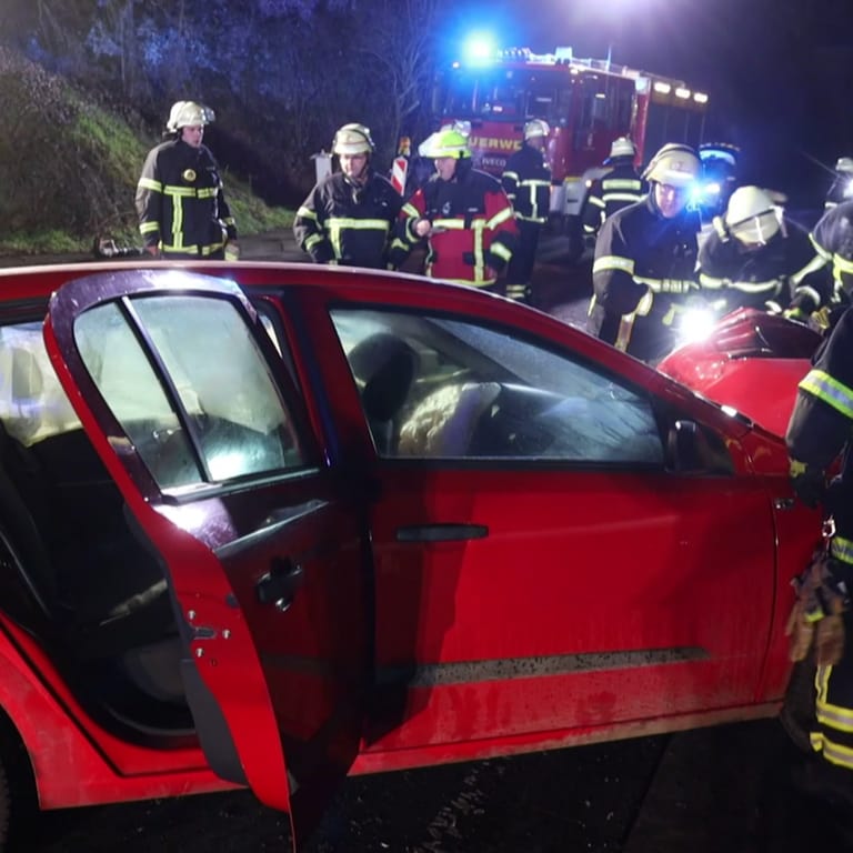 Autounfall In Idar-Oberstein - Acht Verletzte - SWR Aktuell