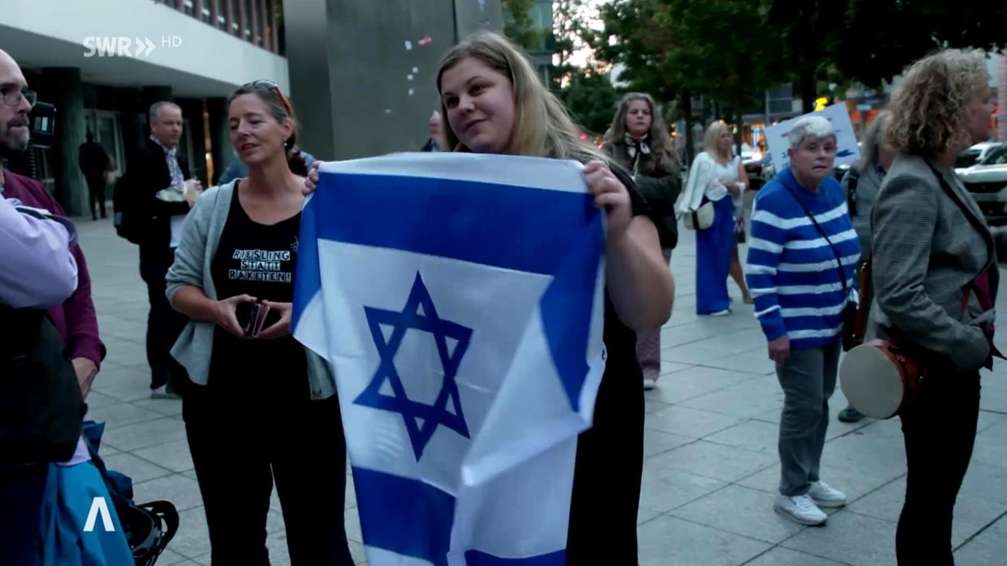 Zeichen Der Solidarität Mit Israel In Trier Und In Mainz - SWR Aktuell