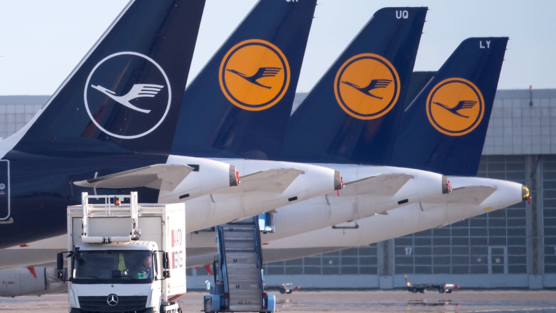 Flugbegleiter bei Lufthansa wollen streiken