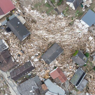 Weitgehend zerstört und überflutet ist das Dorf im Kreis Ahrweiler nach dem Unwetter mit Hochwasser