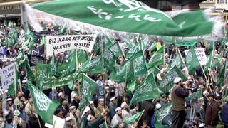 Die Generalstaatsanwaltschaft Koblenz hat Anklage gegen zwei Männer aus Bad Kreuznach und einen Mann aus Köln erhoben. Sie sollen die verbotene islamistische Organisation "Kalifatstaat" unterstützt haben.