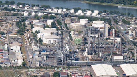 Die Industrieanlagen der BASF in Ludwigshafen