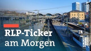 Der Mainzer Hauptbahnhof ist am Streiktag der Gewerkschaften leergefegt. 