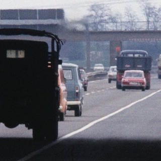 Verkehr auf der Autobahn in den 70er Jahren