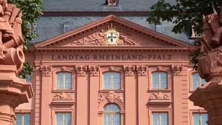 Das Deutschhaus, Sitz des Landtags von Rheinland-Pfalz.