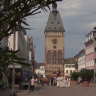 Festliche Fronleichnamsprozession durch die Speyrer Altstadt