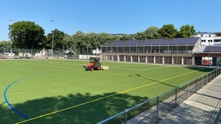 Der Sportplatz in Bad Neuenahr musste nach der Flut komplett saniert werden