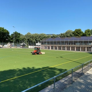 Der Sportplatz in Bad Neuenahr musste nach der Flut komplett saniert werden