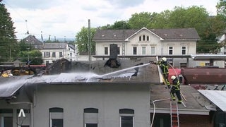 Feuerwehr löscht einen Brand