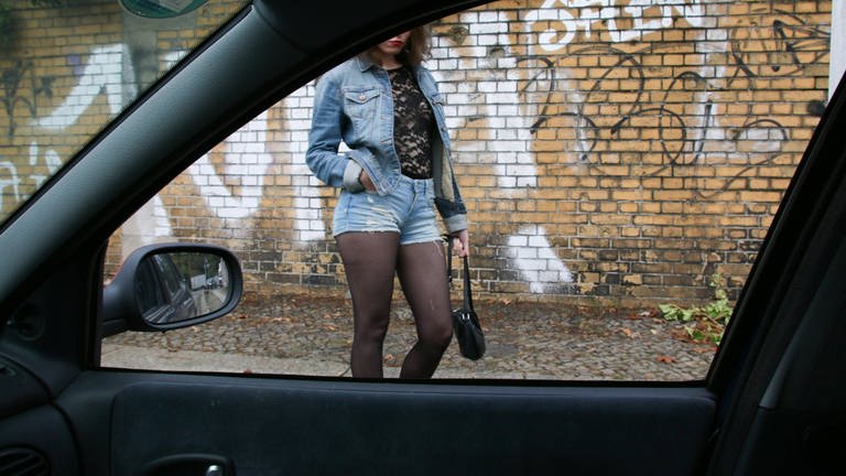 Junge Prostituierte auf dem Straßenstrich.