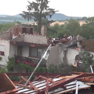 Zerstörungen an einem Haus im Saarland
