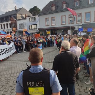 Protest gegen eine Veranstaltung der AfD-Politikerin Beatrix von Storch in Daun