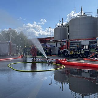 Einsatzkräfte bei der Katastrophenschutzübung Alzey-Worms