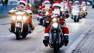 Motorradfahrer der "Harley Davidson riding Santas" 