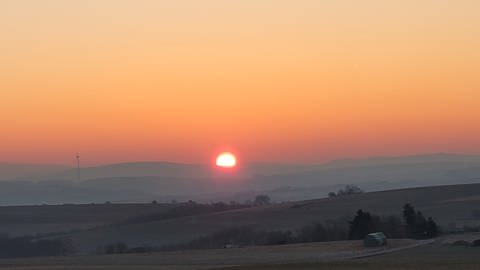 Sonnenaufgang zwischen Meddersheim und Desloch