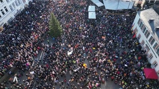 Volle Straßen beim Streik gegen Rechts