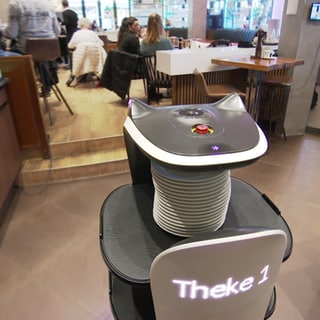 Ein Roboter in einem Café in Koblenz