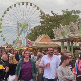 Cannabis-Konsum auf Volksfesten in RLP: Das Kiffen ist in den Kommunen ganz unterschiedlich geregelt.