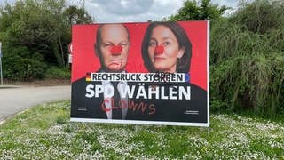 Beschmiertes und zerstörtes Wahlplakat der SPD in Mainz zur Kommunalwahl 2024