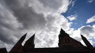 Die katholische und evangelische Kirche in Rheinland-Pfalz haben ihre Mitgliederstatistik veröffentlicht. Es gab 2020 weniger Kirchenaustritte als zuletzt.