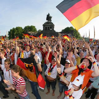 Große Public Viewings, wie hier zur WM 2010 am Deutschen Eck in Koblenz, gibt es in RLP zur EM 2024 nur wenige.