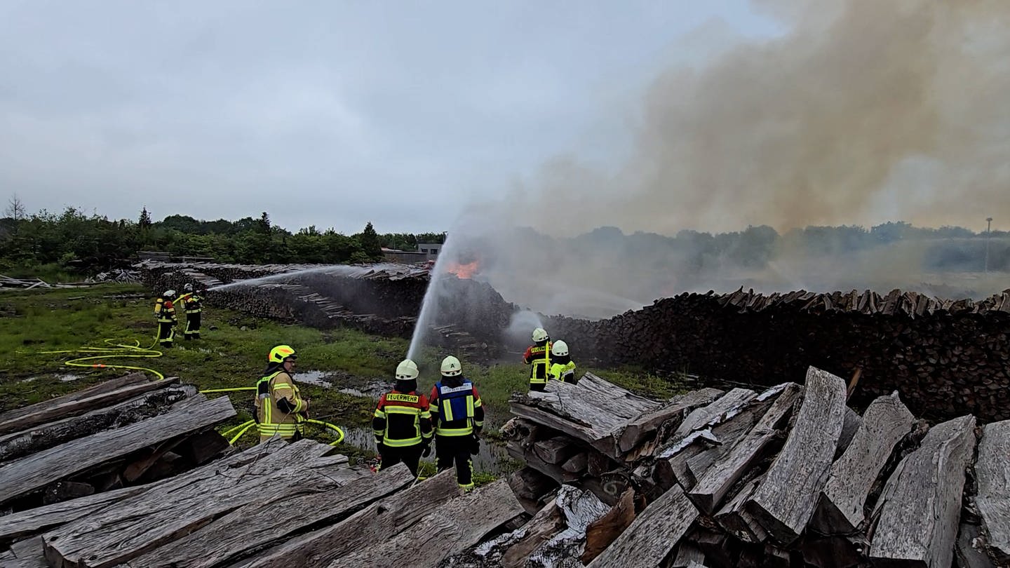 Fast 120 Feuerwehrleute bekämpften den Brand in Baumholder