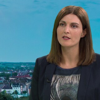 SWR-Wirtschaftsexpertin Jutta Kaiser im Studiogespräch