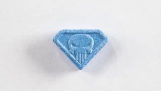 Eine blaue "Blue Punisher"-Ecstasy-Pille