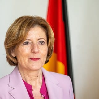 Die rheinland-pfälzische Ministerpräsidentin Malu Dreyer (SPD) kündigt ihren Rückzug vom Amt an.