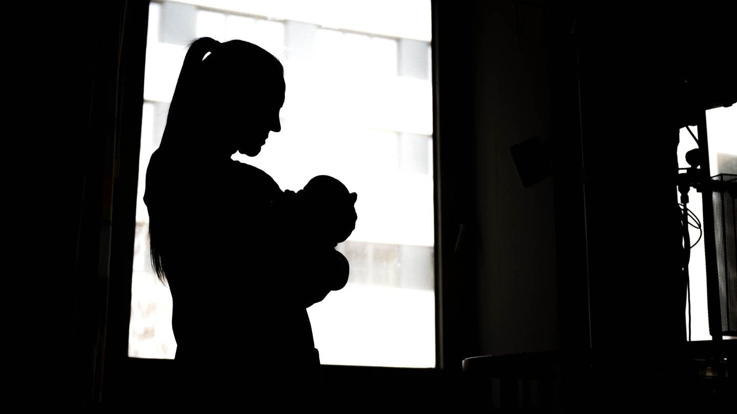 Mütter ohne Namen: Zehn Jahre vertrauliche Geburt