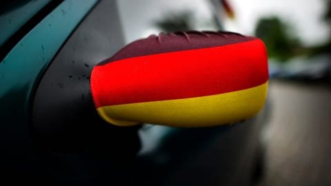 Auto-Außenspiegel mt Überzug in Deutschlandfarben