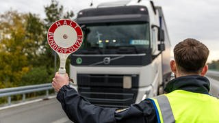 Durch die Grenzkontrollen während der EM sind hunderte Menschen an der Einreise nach Rheinland-Pfalz gehindert worden.