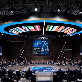 Staats- und Regierungschefs der Nato-Mitgliedstaaten beim Gipfeltreffen in Washington, bei dem der Start des neuen Nato-Kommandos zur Unterstützung der Ukraine in Wiesbaden beschlossen wurde. Die Versammlung fand unter dem 75. Jahrestag der Nato statt.