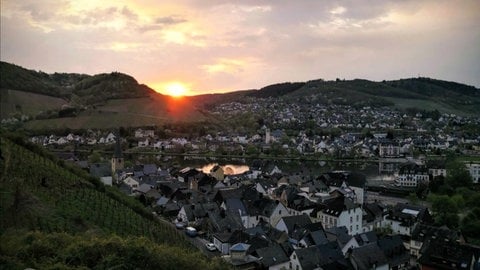 Sonnenaufgang in Alf an der Mosel