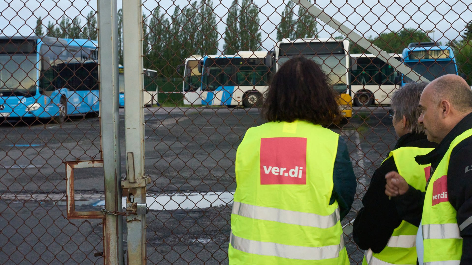 Mediation im privaten Busgewerbe gelingt - weitere Streiks abgewendet