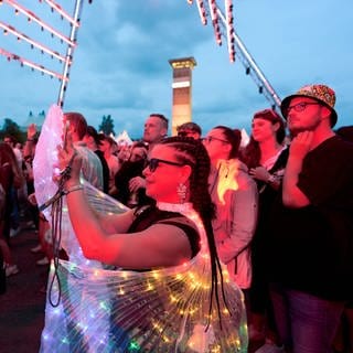 Tausende Raver tanzten beim Technofestival Nature One auf der ehemaligen US-Raketenbasis Pydna. 