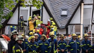 Hoteleinsturz Kröv: Rettung Verschütteter, ein Toter