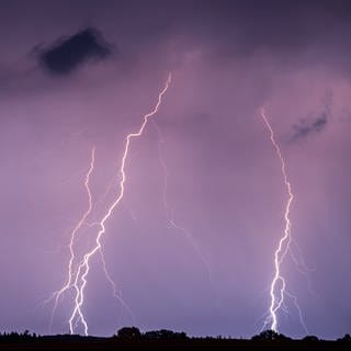 Am Dienstag soll es bis zu 36 Grad heiß werden in Rheinland-Pfalz. Ab dem Nachmittag ziehen Gewitter auf.