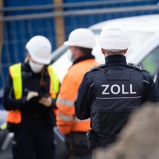 Der Zoll hat bei Kontrollen auf Glaserfaser-Baustellen in Mainz und Koblenz zahlreiche Verstöße festgestellt. (Sujetbild)