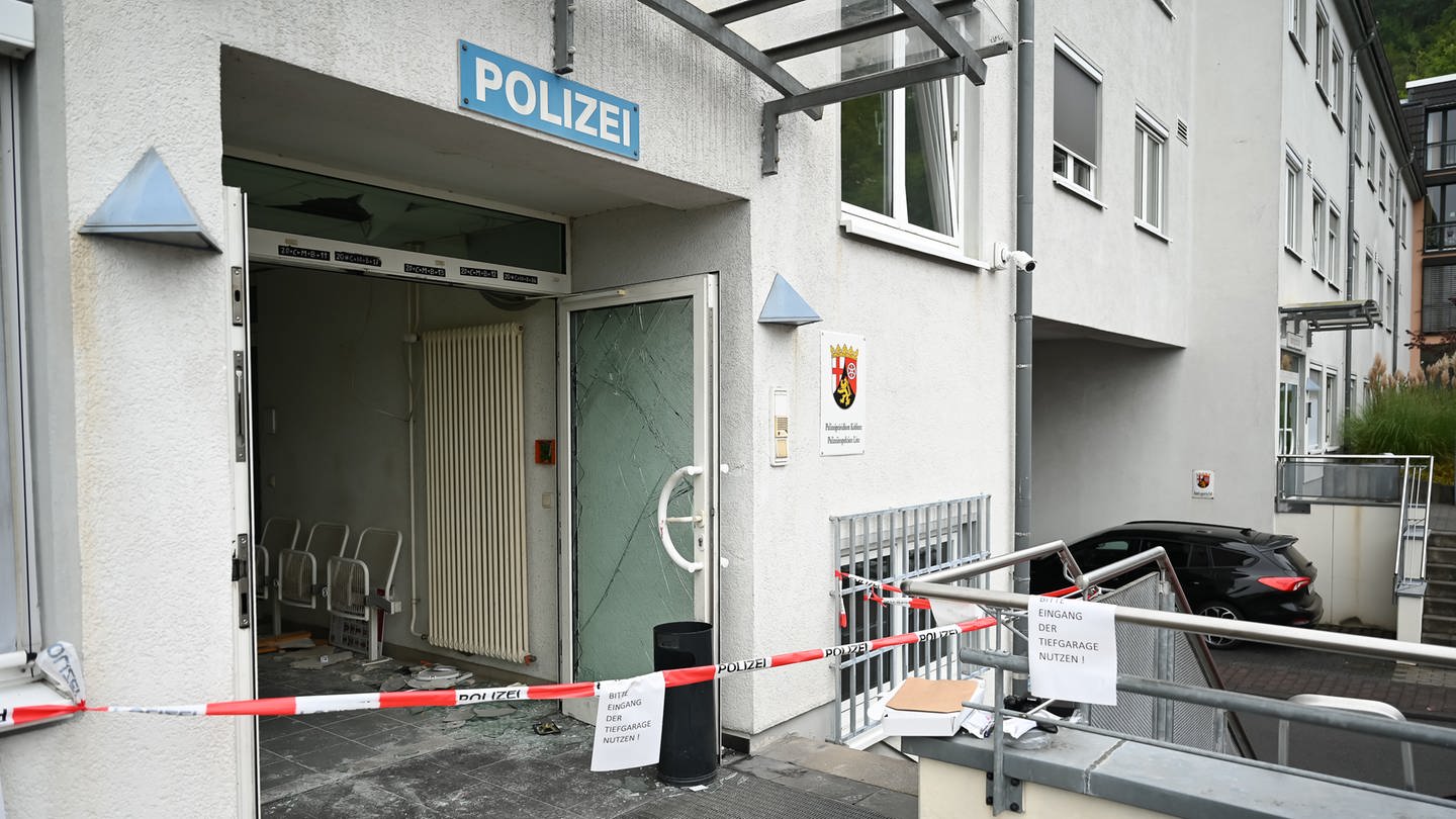 Ermittler halten einen islamistischen Hintergrund beim Angriff auf die Polizei in Linz für möglich.