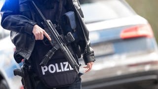 Nach dem Angriff in Linz auf eine Polizeiwache durch einen Mann mit einer Machete macht sich die Gewerkschaft der Polizei für mehr Personal stark.