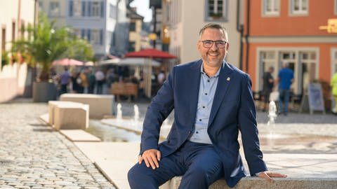 Marc Weigel, Oberbürgermeister von Neustadt an der Weinstraße am Juliusplatz. 