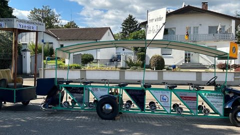 Mit diesem selbstgebauten Fahrzeug ist der Unfall beim Festumzug in Billigheim passiert