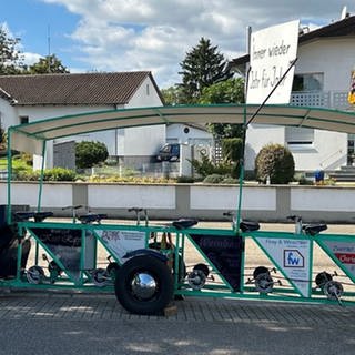 Mit diesem selbstgebauten Fahrzeug ist der Unfall beim Festumzug in Billigheim passiert