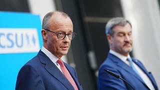 Die Frage der Kanzlerkandidatur der Union ist entschieden. Friedrich Merz (l), CDU-Bundesvorsitzender und Unionsfraktionsvorsitzender, und Markus Söder, CSU-Vorsitzender und Ministerpräsident von Bayern, bei ihrer Pressekonferenz in Berlin.