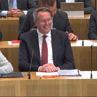 Ministerpräsident Schweitzer hält seine erste Regierungserklärung im Landtag von Rheinland-Pfalz.