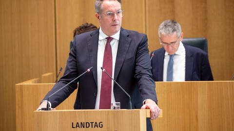 Alexander Schweitzer (SPD), Ministerpräsident von Rheinland-Pfalz, hat seine erste Regierungserklärung gehalten.