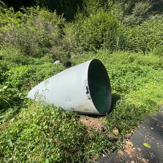 Einsatzkräfte der US-Airbase Spangdahlem haben die Treibstofftanks gefunden, die ein F-16-Jet nach einer Notlage abgeworfen hat.