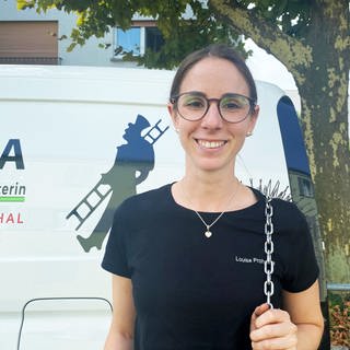 Louisa Prohaska ist Schornsteinfegerin und hat ihren eigenen Kehrbezirk in Frankenthal.