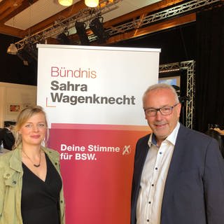 Das Bündnis Sahra Wagenknecht (BSW) hat einen Landesverband in Rheinland-Pfalz gegründet. Dafür stimmten die anwesenden Mitglieder beim Gründungsparteitag in Kaiserslautern einstimmig. Anschließend wurden als zweiköpfiger Landesvorsitz Alexander Ulrich, früherer Linkspartei-Landesvorsitzender, und Sina Listmann gewählt.